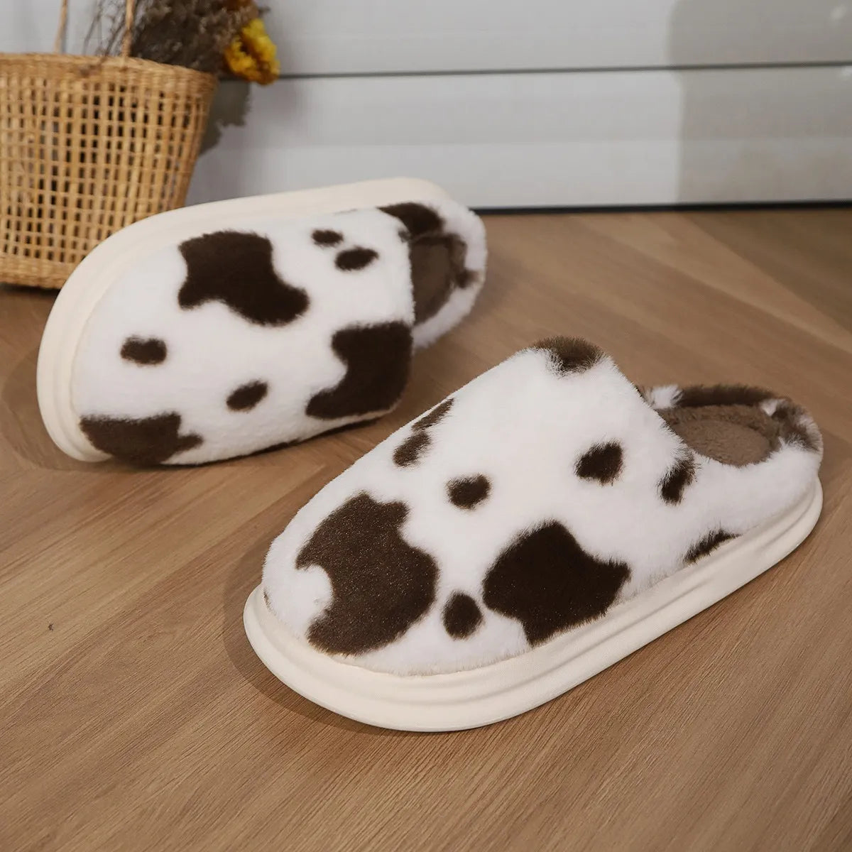 Cozy Cow Plush Slippers – Soft Fuzzy Winter Indoor House Shoes