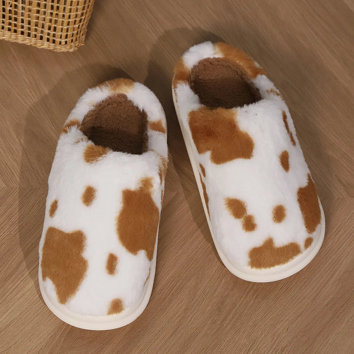 Cozy Cow Plush Slippers – Soft Fuzzy Winter Indoor House Shoes